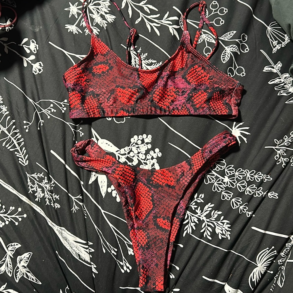Swimming suit size small new without tags